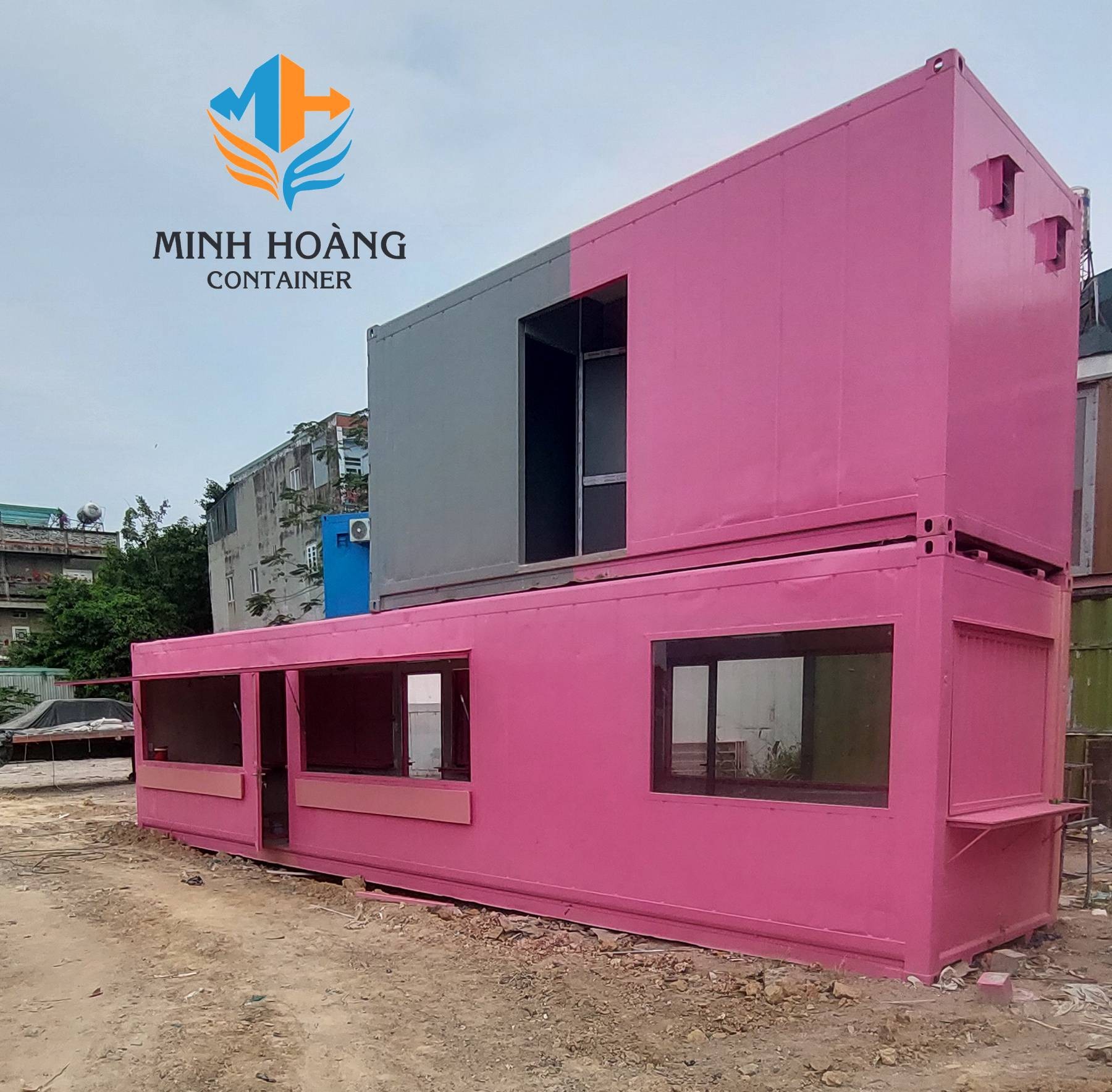 Container cafe 40 feet màu hồng pastel kèm 1 container 20 feet chia wc thành 2 phòng đầy đủ tiện nghi